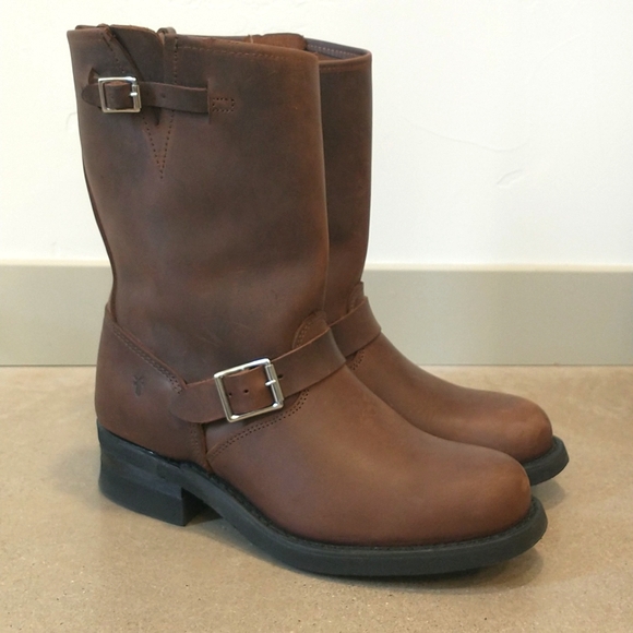 Frye Women's Boots 12R Engineer, size 8 - Picture 3 of 11